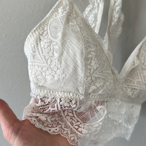 Gilly Hicks Cream Lace Racerback Bralette Lightly Padded Medium - Picture 4 of 14